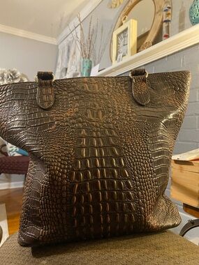 Leather 100% Croc-embossed Bag